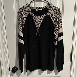 Women’s casual top by Haptic. size medium.